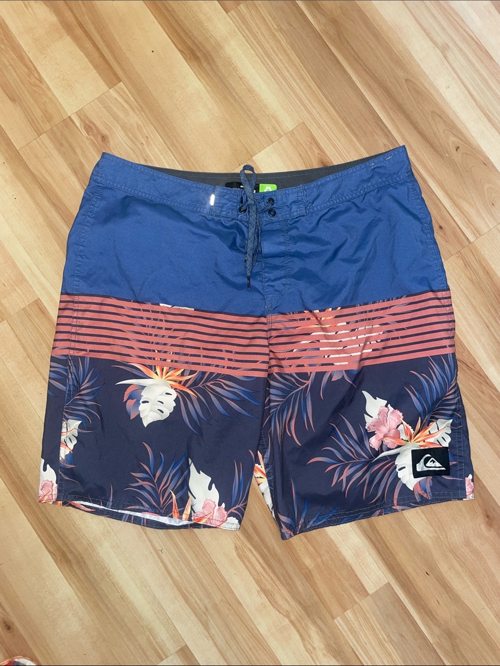 Quicksilver dryflight water repellent shorts size 36